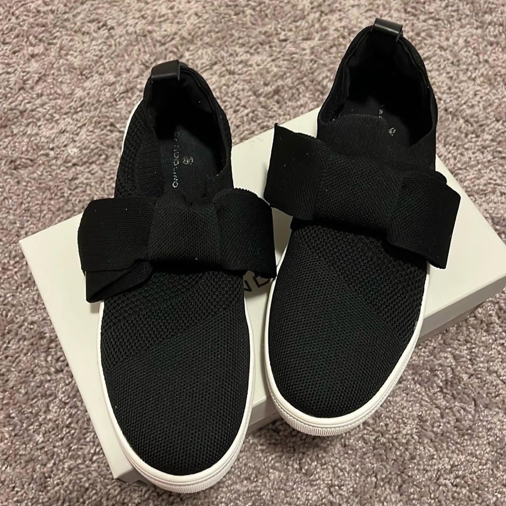Bandolino Bryce Slip on shoe with bow